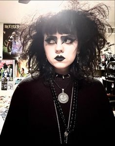 Short Hair Goth Hairstyles, Goth 80s Makeup, 60s Goth Makeup, Mopey Goth Makeup, Trad Goth Art, Goth Face Claim, Trad Goth Hairstyles, 80s Goth Hair, Trad Goth Makeup Men