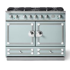 an old fashioned stove with two burners and three knobs on the front, against a white background