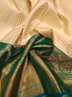 Kanchipattu Sarees, Gold Silk Saree, Phone Pe, Latest Silk Sarees, Kanchi Sarees, Kanjivaram Sarees Silk, Bridal Sarees South Indian, Indian Bridal Sarees