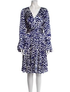 Prabal Gurung Silk A-Line DressBlueAnimal PrintPleated AccentsLong Sleeve with V-NeckConcealed Zip Closure at BackDesigner Fit: Dresses by Prabal Gurung typically fit true to size. Formal Printed V-neck Dress, Prabal Gurung Dress, Zimmermann Dress, Prabal Gurung, Accessories Jacket, Shoulder Sweater, Knee Length Dress, Hoodie Dress, Casual Jeans