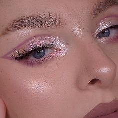 Mekap Mata, Pink Eye, Smink Inspiration, Makijaż Smokey Eye, Eye Makeup Designs, Dope Makeup, Colorful Eye Makeup, Makeup Eye Looks, Make Up Inspo