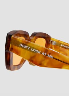 Glass Accessories, Sunglasses Design, Funky Glasses, Accessory Inspo, Fashion Eye Glasses, Trending Sunglasses, Cool Sunglasses, Purse Accessories