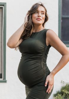 Seeking a buttery-soft maternity staple that hugs in all the right places? Meet BLANQI's newest bump-loving basic. These do-all dresses elevate the everyday with strategic ruching and versatile cap sleeve or racerback silhouettes. The ultimate maternity staple, our buttery soft, supremely stretchy dresses are versatile enough for daily errands and date nights. Everyday Leggings, Bra Size Guide, Black Tank Dress, Cap Dress, Stretchy Dress, Nursing Bra, Capped Sleeve Dress, Everyday Dresses, Popular Style