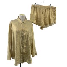 Victoria's Secret Gold Lame Button-Up & Shorts Pajama Set Women’s 2xl Plus Nwt - Brand: Victoria's Secret - Color: Gold - Condition: New With Tags Box - Category: Women's Clothing Intimates & Sleep Sleepwear & Robes - Department: Women - Material: Polyester - Size: 2xl - Size Type: Plus - Type: Pajama Set Sku: G203-13afs9mdwwkm Yellow Pajamas, Shorts Pajama Set, Gold Lame, Womens Pyjama Sets, Pajama Set Women, Sleepwear Robe, Set Women, Short Pajama Set, Women's Intimates