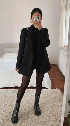 Vinter Mode Outfits, Tights And Boots, Looks Black, Winter Trends, Inspired Outfits, 가을 패션