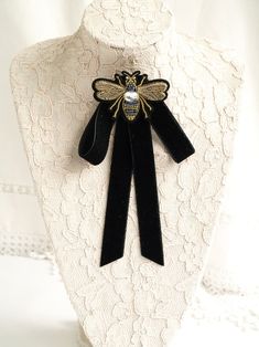 Bow Tie Women, Black Bowtie, Tie Brooch, Velvet Bow Tie, Black Velvet Bow, Simple Headbands, Tie Women, Bee Inspired, Black Bow Tie