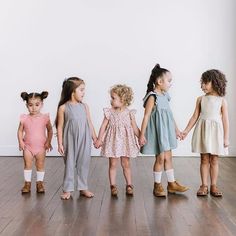 Spring/Summer Photoshoot 2019 Meg Osburn Photo Motherhood Minis, Spring Photoshoot Outfits, Baby Image, White Flowy Top, Clothing Model, Summer Photoshoot, Baby Images, Spring Photos