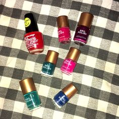 7 Piece Nail Polish Bundle Includes Blues, Greens, Pinks And Reds. These Have All Either Not Been Used At All Or Only A Couple Times And Sanitized. Nail Polish Bundle, Pink Red, Press On Nails, Womens Makeup, A Couple, Blue Green, Color Blue, Nail Polish, Bundles