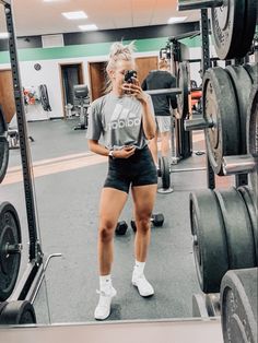 Short Spandex Shorts Outfit, Gym Fits With Shorts, Gym Biker Shorts Outfit, Sport Training Outfit, Biker Short Workout Outfit, Biker Shorts Outfit Workout, Athletic Gym Outfits, Short Workout Outfits, Gym Outfits With Shorts