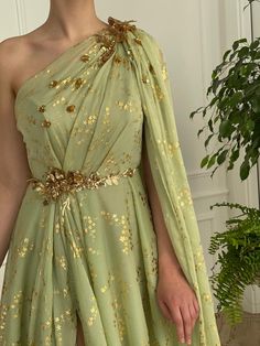 Summer Vine, Mother Dresses, Drape Gowns, Garden Fairy, فستان سهرة, Fantasy Dress, Fantasy Fashion, Looks Vintage, A Train