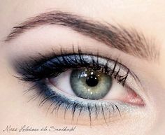 12 Pretty and Easy Ideas For Prom Makeup For Blue Eyes | Gurl.com Green Eyes Pop, Formal Makeup, Easy Makeup Tutorial, Trendy Makeup, Baby Blues, Blue Eyeshadow, Blue Eyed, Blue Makeup, Makeup For Green Eyes