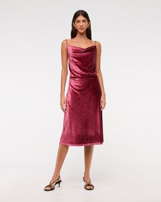 Slim-fitting midi dress in our soft velvet fabric, featuring a flattering open-back detail, v-neckline and draping details along the bodice for a perfect fit. Womens Midi Dresses, Soft Velvet, Velvet Dress, Velvet Fabric, Women's Dresses, Abercrombie Fitch, Jumpsuit Dress, Open Back, Bodice