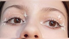 White Star Eyeliner, White Eye Makeup, White Eyeliner Makeup, Punk Makeup, White Makeup, White Eyeliner