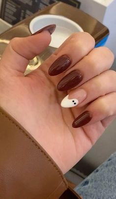 Fall Nails September 2024, Short Gel X Nails Fall, Fall Nails Painted, Simple October Nails Almond, Nail Idea For Fall, Beginner Fall Nails, Nails Fall Halloween, Fall Nail Designs For Beginners, Fall Nail Designs Ghost