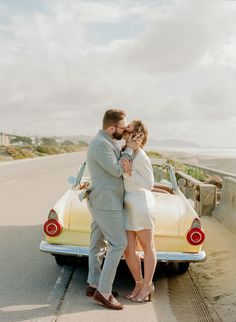 bride and groom pulled over on the side of the great highway, they're standing behind the car and kissing with the ocean behind them and the highway to the left Editorial Wedding, Candid Wedding Photography, Film Wedding, Life Moments, Pastel Yellow, Ocean Beach, Mr Mrs, Destination Wedding Photographer, Bride And Groom