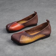 Genero: Mujer
 Tipo: Pisos
 Materiales principales: piel de vaca
 Plantilla: piel de cerdo
 Suela: PVC
 Tipo de cierre: Slip-on
 Estilo: Diario, Casual, Retro
 Temporada: primavera, otoño
 Altura del tacón: Bajo (1,5 cm) Casual Orange Leather Shoes, Spring Cap Toe Leather Shoes With Rubber Sole, Spring Leather Shoes With Cap Toe And Rubber Sole, Flat Leather Shoes With Leather Footbed For Fall, Spring Casual Cap Toe Leather Shoes, Casual Cap Toe Leather Shoes For Spring, Flat Leather Shoes Medium Width For Fall, Medium Width Flat Leather Shoes For Fall, Brown Casual Cap Toe Leather Shoes