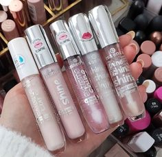 Lipgloss Products, Essence Gloss, Essence Lipgloss, Makeup Utensils, Peach Makeup, Essence Makeup, Lip Gloss Cosmetics, Lip Gloss Collection, Lip Cosmetics