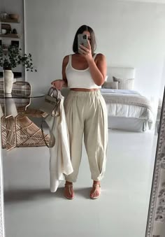 Summer Outfit Medium Size, Summer Sets Two Pieces 2023, Mid Size Business Casual Summer, Greece Outfits Summer Casual, Midsize Outfits Minimalist, Size 16 Vacation Outfits, Dinner Party Outfit Midsize, Paint Night Outfit Ideas, Greece Summer Style