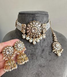 Plz let us know within 24hrs of receiving item if there is any issue with it and post within 7days of delivery. This listing comprises of a beautiful Imitation kundan Jewellery Set! Jhumki drop -5cm approx. The pic shown is of the real product and you will receive exactly what Is shown in the pic. So plz buy with confidence 😊 Many thanks for visiting my shop snd hope you could find the perfect set to suit the occasion x Any Questions? Plz Ask ? Choker Jewellery, Kundan Jewellery Set, Copper Jewellery, Kundan Choker, Jewelry Choker, Kundan Jewellery, Jewellery Set, Jewelry Set, Jewelry Sets