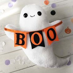 Plush Ghost Pattern, Felt Ghost Pattern Free, Stuffed Ghost Pattern, Ghost Pillow Pattern Free, Stuffies Diy, Grade 8 Art, Ghost Plushie, Halloween Felt Crafts, Diy Halloween Ghosts