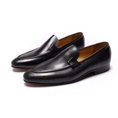 Luxury Low-top Men's Loafers, Men’s Black Loafers, Luxury Semi-formal Loafers With Leather Lining, Luxury Black Semi-formal Loafers, Luxury Slip-on Gentleman's Loafers, Business Casual Dresses, African Men, Business Dresses, African Men Fashion