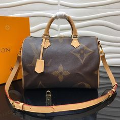 ?? Exclusive Designs, Louis Vuitton Bag, Luxury Bags, Contact Us, Fashion Bags, Clutch Bag, Paper Bag, Louis Vuitton, The Unit