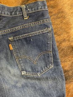 waist: 30" inseam: 32.5" Pre-washed 100% cotton orange tab, super rare! when shopping vintage denim, we recommend sizing up 2-3 sizes To find your vintage waist size take a pair of pants or shorts you already own and measure the waist straight across then double that number. If you measure 14” across, your vintage waist size will be 28”. This is how we come up with the waist measurements since the labeled size on vintage/pre-washed denim is rarely accurate. DM or email us for any questions or he Classic Dark Wash Pre-washed Bottoms, Medium Wash Pre-washed Cotton Bottoms, Faded Cotton Jeans With Belt Loops, Faded Cotton Jeans, Classic Washed Bottoms With Standard Cut Leg, Retro Washed Straight Leg Bottoms, Retro Straight Leg Washed Bottoms, Mid-rise Medium Wash Selvedge Bottoms, Mid-rise Selvedge Medium Wash Bottoms