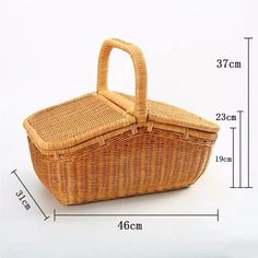 the size of a wicker basket with measurements