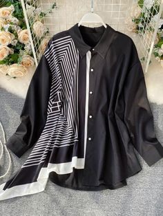 This shirt is perfect for those who are looking for a new shirt for a good price. It is fashionable, stylish, and it will look great on anyone who wears it. Shirts Women Fashion, Oversize Women, Button Up Shirts, Button Up, Looks Great, Casual Shirts, Womens Shirts, Womens Tops, White