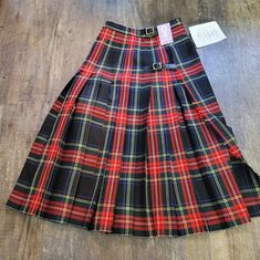 New With Tags. Size 8. Measurements Included. Knee Or Midi Length. Pleather. Wrap. Scottish Red Skirt For Fall, Red Scottish Style Fitted Bottoms, Red Tartan Fitted Bottoms, 3 Piece Suit Women, Skirt Top Set, Maxi Skirt Boho, Bandage Skirt, Draped Skirt, Floral Print Skirt