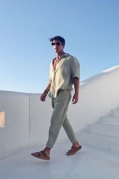 Mens Cancun Outfits, Thailand Outfit Ideas Men, Leo Outfits, Outfits Playa, Thailand Trip, Hawaii Outfits