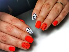 Short Gel Nails Summer Bright Designs, Hot Nails Trends 2024, Abstract Nails Short, Braiders Nails, Braider Nails, Cute Nail Polish, Cow Nails, Nail Time