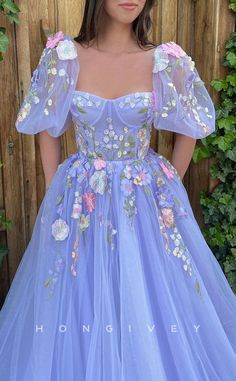 Organza Gown With Sweetheart Neckline For Banquet, Sweetheart Neckline Organza Gown For Banquet, Lavender Fitted Tulle Dress, Fitted Lavender Tulle Dress, Fitted Gown With Heart-shaped Neckline For Debutante Ball, Lavender Fitted Organza Dress, Fitted Lavender Organza Dress, Purple Gown For Debutante Ball In Spring, Lavender Party Gown With Sweetheart Neckline