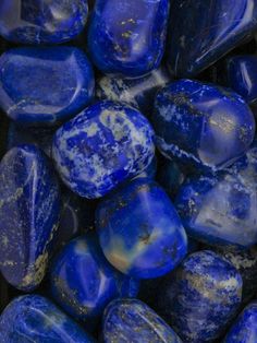 Lapis Lazuli Stone Aesthetic, Crystals Lapis Lazuli, Crystal Lapis Lazuli, Lapis Lazuli Crystal Aesthetic, Lapiz Lazuli Aesthetic, Lapiz Lazuli Crystal, Lapis Lazuli Color, Stone Aesthetic