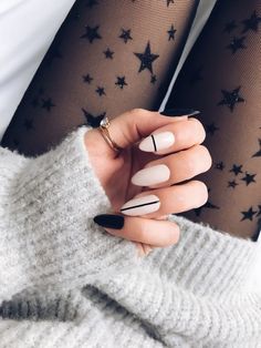 My favorite winter nails, winter nails designs, and winter nails colors #winternails #winternailcolors Sqaure Nails, Black And Nude Nails, Nude Nail Designs, Nails Colors, Minimalist Nails, Pretty Acrylic Nails, Summer Nail, Nail Shapes, Nails Designs