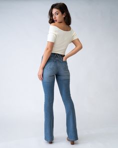 Chic Flare Denim Jeans, Chic High Rise Denim Flare Jeans, Chic Flare Dark Wash Jeans, Chic Full Length Denim Flare Jeans, Chic Dark Wash Flare Jeans, Chic High Rise Flare Jeans With Five Pockets, Chic High Waist Medium Wash Flare Jeans, Chic Denim Flare Jeans With Five Pockets, Chic Mid-rise Denim Flare Jeans