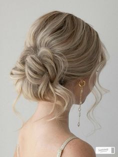 Wavy Hair Low Bun, Curly Bun Prom, Grad Hairstyles Updo, Curly Updo Hairstyles For Prom, Formal Hair Mid Length, Formal Curly Updo, Debs Hair, Wavy Hairstyles Updo, Hoco Hair Updo