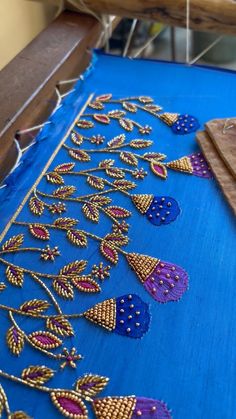 Aari Work Kurti Neck Designs, Brooches Blouse Design, Brooch Work, Magam Work, Netted Blouse Designs, Mirror Work Blouse Design, Sleeves Embroidery, Flower Machine Embroidery Designs