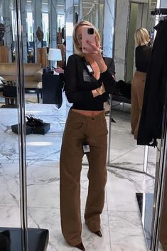 Morgan Stewart Instagram February 12, 2024 – Star Style Iphone Silicone Case, Morgan Stewart, French Girl Chic, Spring Fashion Trends, Star Style, Fall Street Style, Outfit Inspo Fall, Fall Winter Outfits, Star Fashion