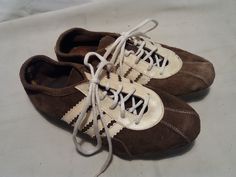 Vintage spikes for athletics - NEW. Size - EU - 39 UK - 6,5 US - 7 Material: suede. Weight - 3/4 lb. [ 350gr.] UNUSED. NOTE: All vintage items in my shop that are used have been restored according to the possibilities All defects are removed,except the normal signs of use over the years. Thank you and successful shopping. Chunky Shoes Aesthetic, Wannabe Parisian, Army Surplus Jacket, Green Canvas Bag, Camouflage Uniform, Tiger Shoes, Boxing Shoes, Shoes Aesthetic, Army Camouflage