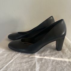 Lauren Ralph Lauren Round Toe Black Leather Pumps A Classic Ralph Lauren Shoe. Brand New! Heel 2.5” Does Not Come With Box Smoke And Pet Free Home Leather Heels With 4-inch Heel For Business Casual, Workwear Heels With Branded Heel Counter In Faux Leather, Workwear Almond Toe Faux Leather Heels, Faux Leather Court Shoes With Padded Heel For Work, Classic Faux Leather Heels For Work, Chic Faux Leather Court Shoes For Workwear, Leather Court Shoes With 4-inch Heel For Business, Leather Court Shoes With 4-inch Heel For Work, Classic Heels With Padded Heel In Faux Leather