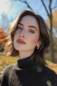 Makeup For Dark Hair And Green Eyes, Subtle Fall Makeup Looks, Natural Makeup For Dark Hair, Natural Eyebrows Makeup Look, Makeup For Hazel Eyes And Red Hair, Deep Fall Makeup, Soft Autumn Glam Makeup, Natural Makeup Brown Eyeshadow, Round Brown Eyes Makeup