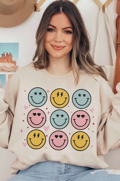 Description- Oversized Graphic Sweatshirt Relaxed Fit Smile Graphic Crewneck Premium Cotton Plus Size Smile Graphic, Tshirts Design, Dot Day, All Smiles, Hoodies Design, Boho Beach, Graphic Crewneck, School Outfits, Smiley