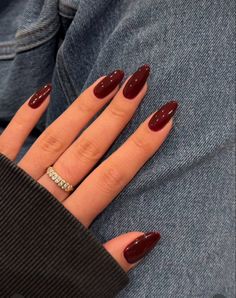 Oval Nails Dark, Dark Red Nails, Maroon Nails, Cherry Nails, Red Nail Polish, Red Nail