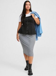 FIT Pencil silhouette. Measures 29” from waist to hem (size 2). MATERIALS + CARE Rib knit fabric. . 62% polyester, 33% rayon, 5% spandex. Machine wash cold. Line dry. . Imported. DETAILS 2” waistband. The best plus size women's midi rib column skirt dresses in heather grey made of polyblend. Torrid is your destination for cozy fall and winter clothes to keep you warm and comfortable. Plus Size Pencil Skirt, Athletic Skirts, Skirt Images, Pencil Silhouette, New Street Style, Column Skirt, Rib Knit Fabric, Shoes For Leggings, Swimming Outfit