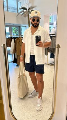 Puerto Rico Outfits Men, Outfits Camisa, Thailand Outfits, Summer Tomboy, Rad Outfits, Thailand Outfit, Primavera Sound, Taylor Outfits, Beige And Blue