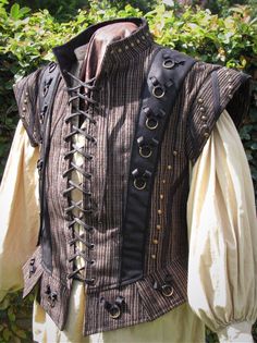 Hey, diesen tollen Etsy-Artikel fand ich bei https://www.etsy.com/de/listing/181468280/medieval-dudes-black-and-textured-stripe Pirate Larp, Mens Garb, Prince Costume, Armor Clothing, Medieval Clothes, Fest Outfits, Larp Costume, Medieval Costume