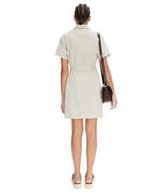 - Straight-cut dress. - Knee length. - Short wide sleeves. - Removable belt at the waist. - Two breast pockets. - Tone-on-tone buttons. - 100% organic cotton. Cotton Dresses With Belted Cuffs, Fitted Cotton Belted Dress For Work, Cotton Dress With Belted Cuffs For Work, Cotton Workwear Dresses With Belted Cuffs, Straight Cut Dress, Cut Dress, Faux Leather Bag, Exclusive Clothing, Katie Holmes