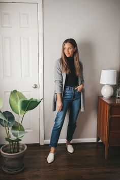 Seven Ways To Style A Black Turtleneck - Stitch & Salt Cardigan With Turtleneck Outfit, Turtleneck And Cardigan Outfit, White Mule Outfit, Turtleneck With Cardigan, Black Turtleneck Outfit Winter, Turtleneck Outfit Casual, Style A Black Turtleneck, White Mules Outfit, Turtleneck Outfit Winter