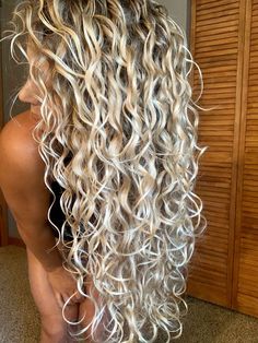 Long Hair Perm, Cheveux Oranges, Natural Curly Hair Cuts, Timeless Looks, Haircuts For Women Over 50, Gorgeous Hairstyles, Hairstyles And Haircuts